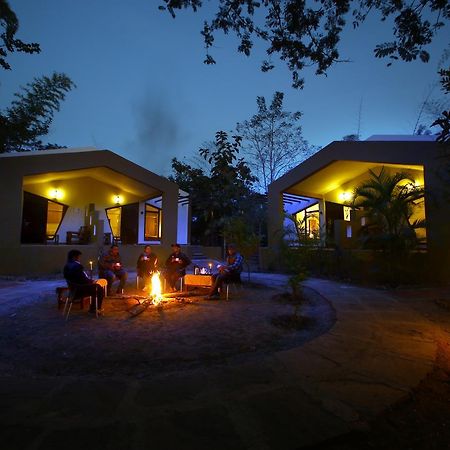 Mogli Resort Kānha Extérieur photo