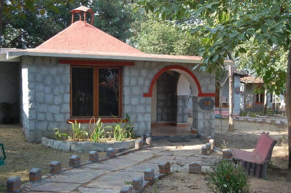 Mogli Resort Kānha Extérieur photo